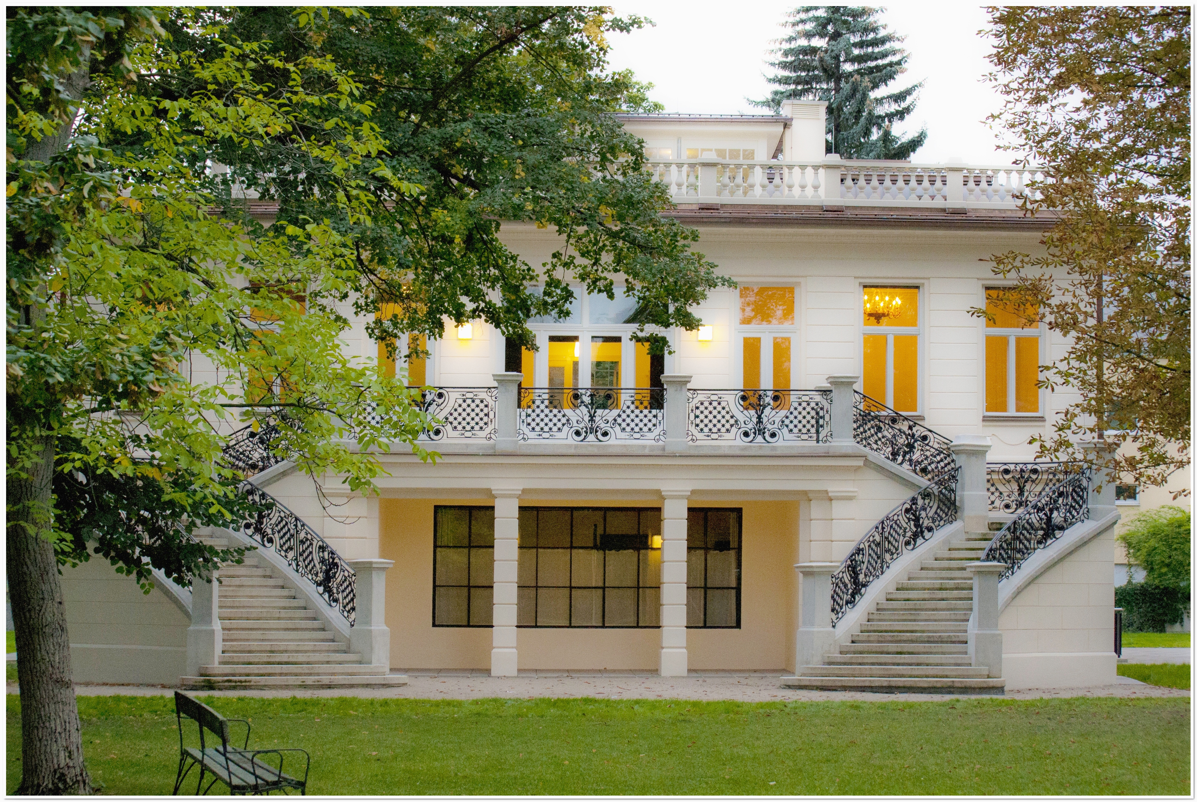 Einer von 4 Seminarräumen im Seminarhotel Klimt Villa in Wien Hietzing