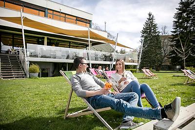 Seminarhotels und Grenzbahnhof in Oberösterreich – eine entspannte und unkomplizierte An- und Abreise ist ein wesentlicher Aspekt bei der Seminarplanung. Bahnhof und ARCOTEL Nike in Linz