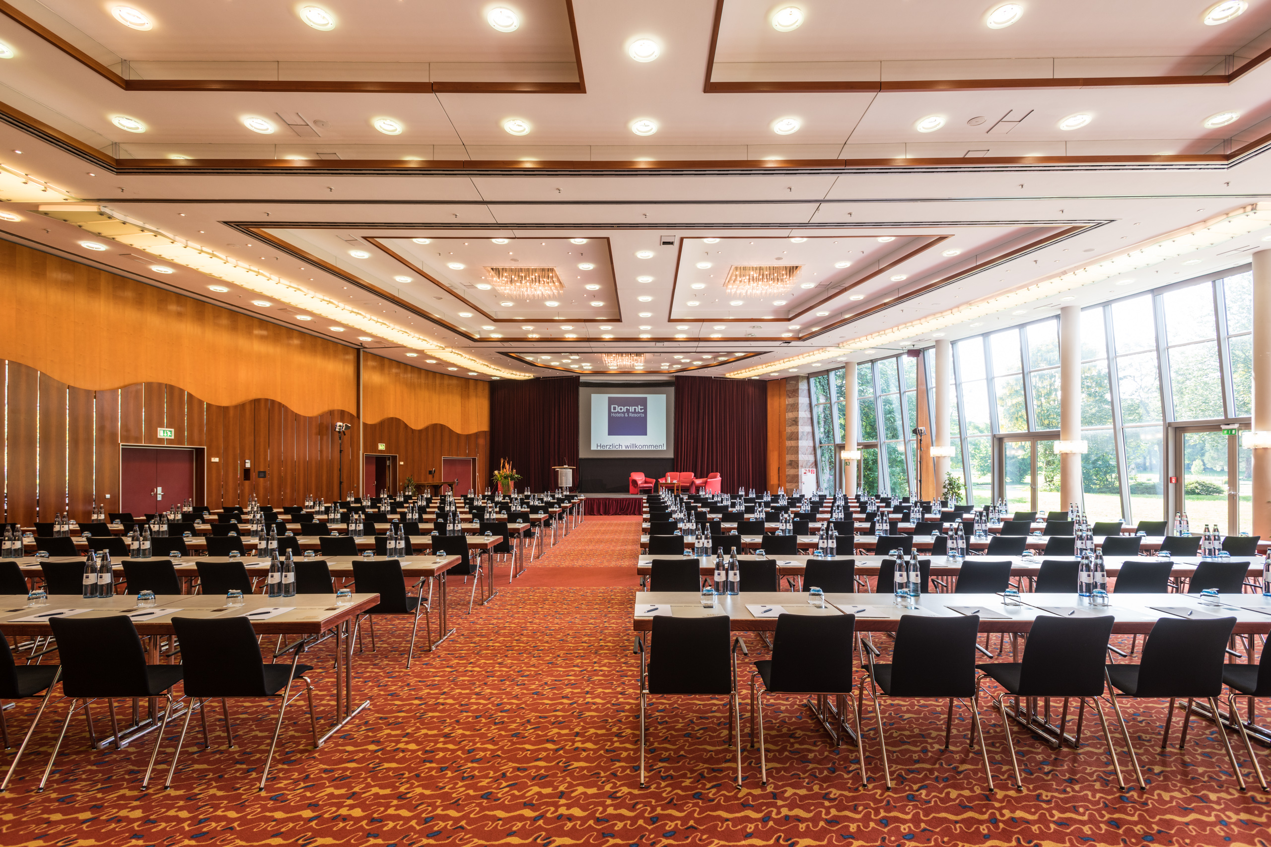 Dorint Parkhotel Bad Neuenahr-Kongresssaal parlamentarisch 638 qm