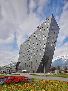 Seminarhotels und UBahnhof in Tirol – eine entspannte und unkomplizierte An- und Abreise ist ein wesentlicher Aspekt bei der Seminarplanung. Flughafenzubringer und Tivoli Innsbruck in Innsbruck