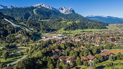Seminarhotels und Barockgarten in Bayern – Natur direkt vor der Haustüre! Zengarten im Dorint Hotel Garmisch in Garmisch-Partenkirchen
