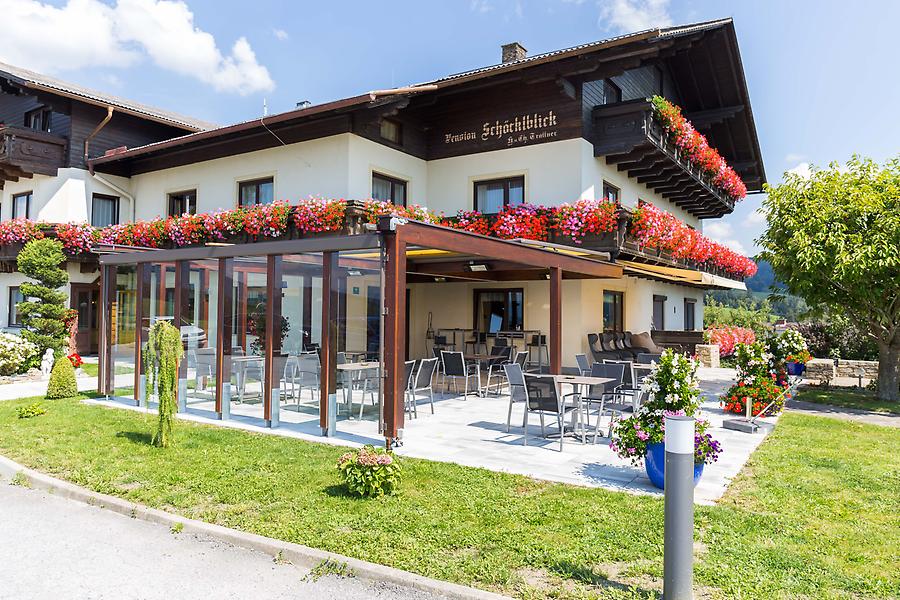 Schulungsteilnehmer und Hotel Schöcklblick in der Steiermark