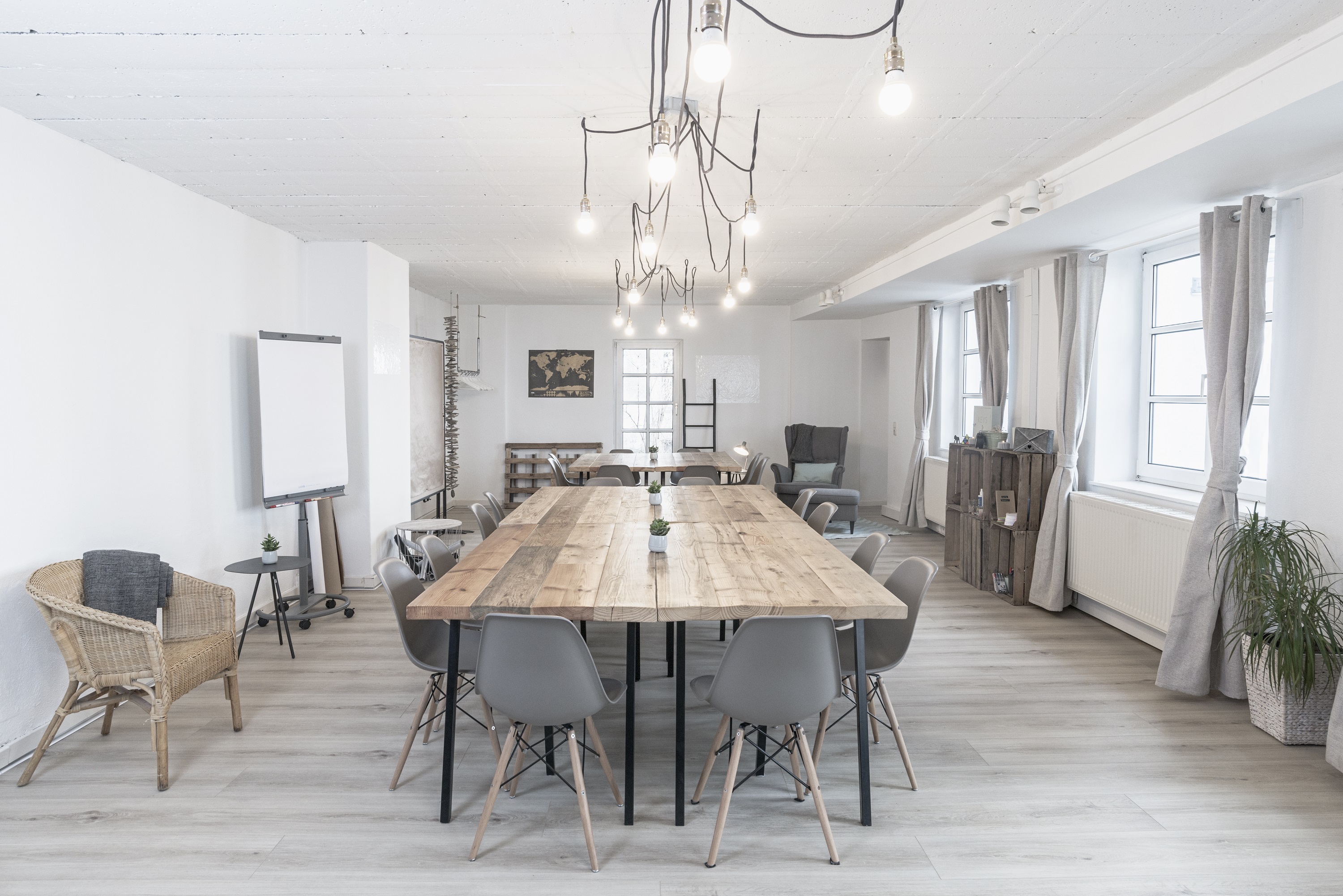 Invitata - Creative Rooms-Invitata - Creative Rooms