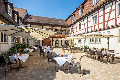 Seminarhotels und Traumgarten in Baden-Württemberg – Natur direkt vor der Haustüre! Stadtgarten im Hotel Schloss Döttingen in Braunsbach
