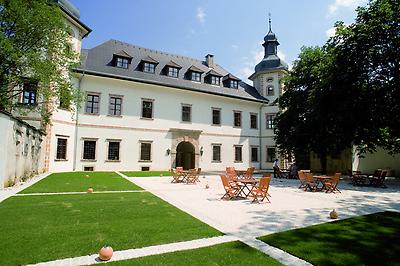 Seminarhotels und Baumgarten in der Steiermark – Natur direkt vor der Haustüre! Zengarten im JUFA Schloss Röthelstein in Admont