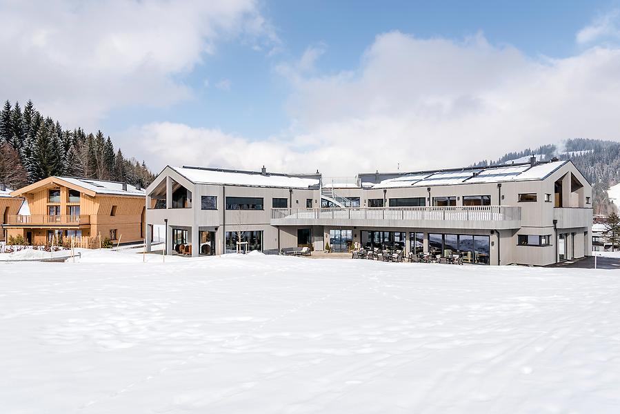 Seminarhotels und Bergpanorama in Tirol