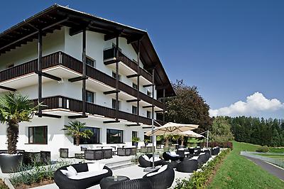 Seminarhotels und Gartenblick in der Steiermark – Natur direkt vor der Haustüre! Obstgarten im Landhotel Schönberghof in Spielberg