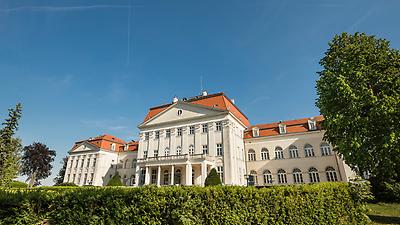 Seminarhotels und Hochzeitsbankett in Wien – Romantik pur! Hochzeitswalzer und Schloss Wilhelminenberg in Wien