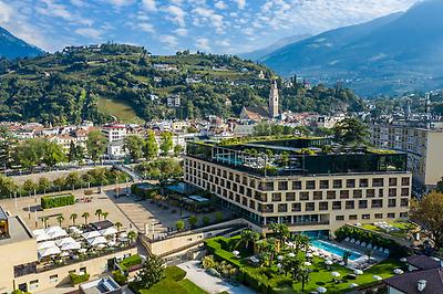 Seminarhotels und Fahrradralley in Italien – im Hotel Therme Meran in Meran werden alle offenen Fragen schnell bearbeitet!