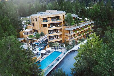 Seminarhotels und Schulungsort in Tirol – Weiterbildung könnte nicht angenehmer sein! Firmenschulungen und Naturhotel Waldklause in Längenfeld