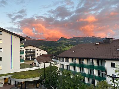 Seminarhotels und Sonnenterrasse Wasser in Bayern – Liebhaber von Wassererlebnissen lieben diese Region! AllgäuSternHotel in Sonthofen ist der perfekte Ort, um nach dem Seminar am Wasser abzuschalten