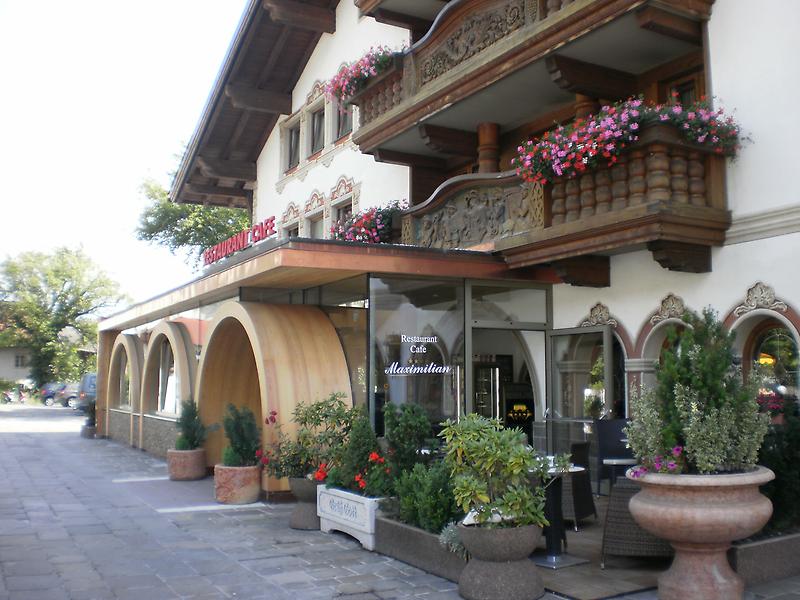 Seminarhotels und Bergsee in Tirol