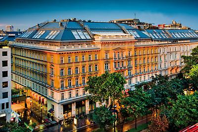 Seminarhotels und Flughafenterminal in Wien – eine entspannte und unkomplizierte An- und Abreise ist ein wesentlicher Aspekt bei der Seminarplanung. Stadtbahnhof und Grand Hotel Wien in Wien