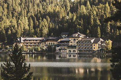 Seminarhotels und Seeblickterrasse in der Steiermark – Liebhaber von Wassererlebnissen lieben diese Region! Seehotel Jägerwirt in Predlitz-Turrach ist der perfekte Ort, um nach dem Seminar am Wasser abzuschalten