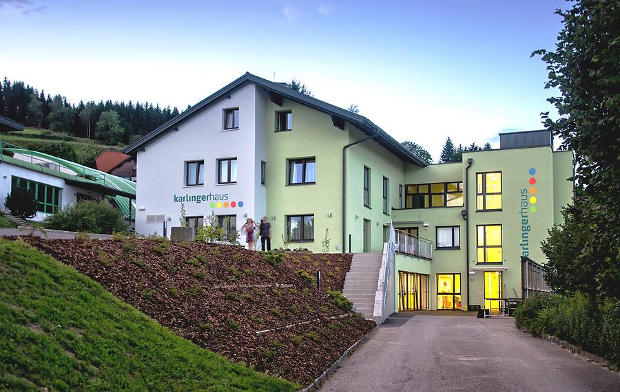 Schulungsreferat und Karlingerhaus in Oberösterreich